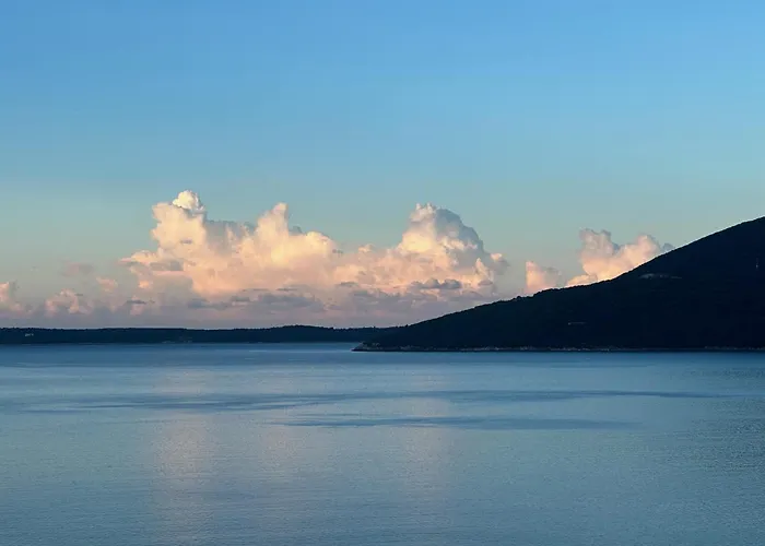 Beachside Studio With Sea View - Herceg Novi