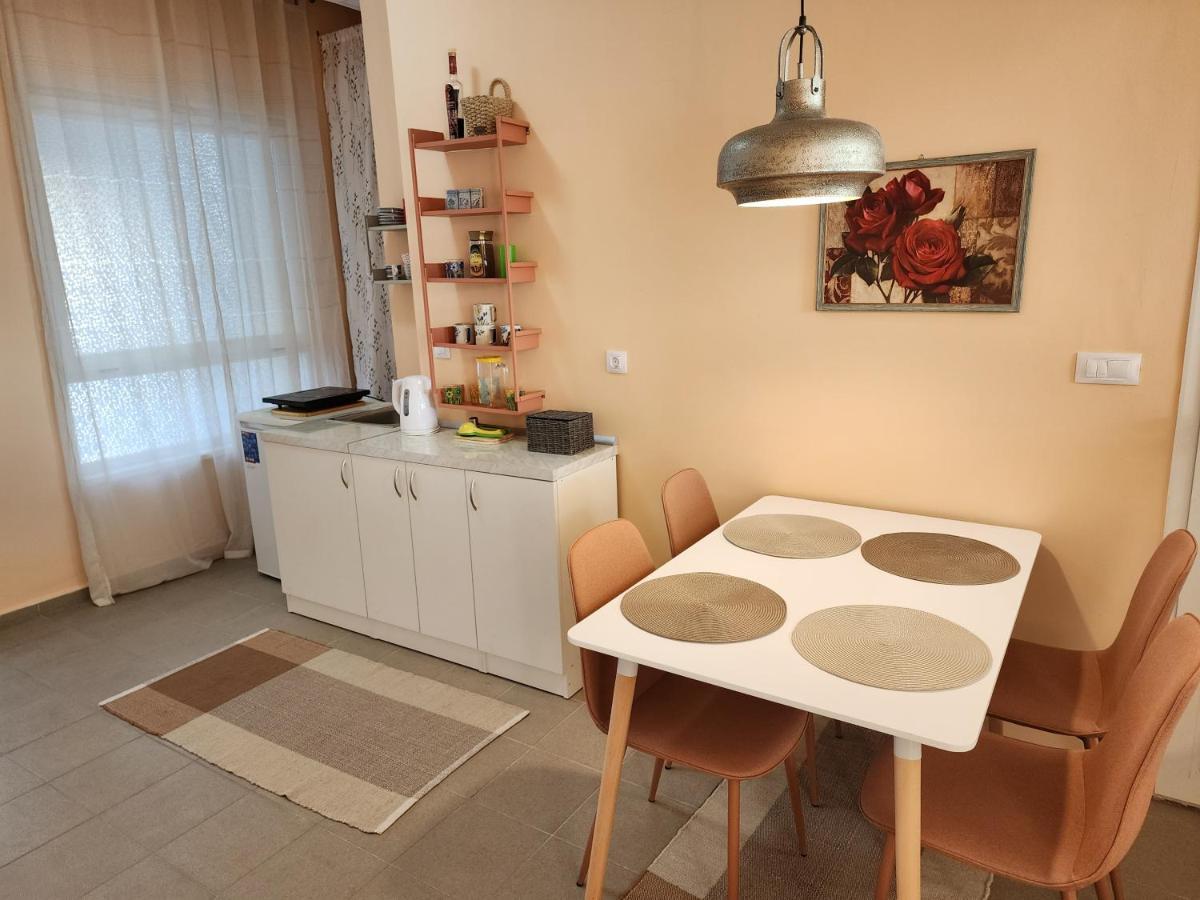 Daire Beachside With Sea View - Herceg Novi